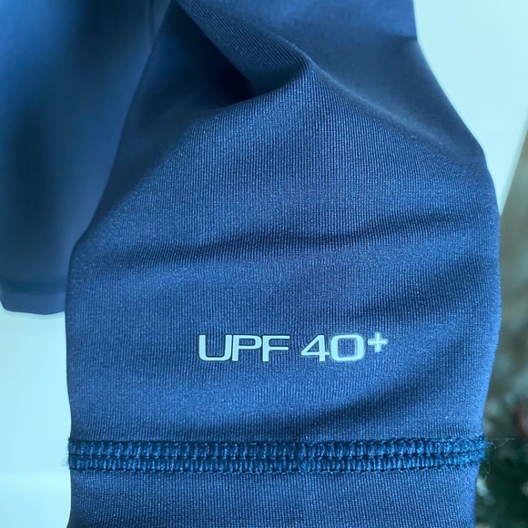 Nike Swim UPF 40 Rash Guard - Picture 2 of 4